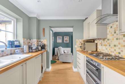 Glovers Close, Chipping Norton, Image 5