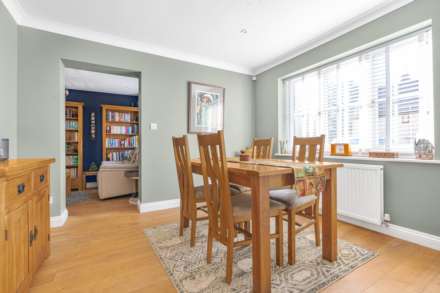 Glovers Close, Chipping Norton, Image 6