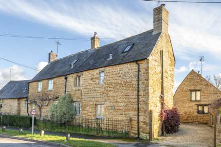 3 Bedroom Semi-Detached, Church Street, Kingham
