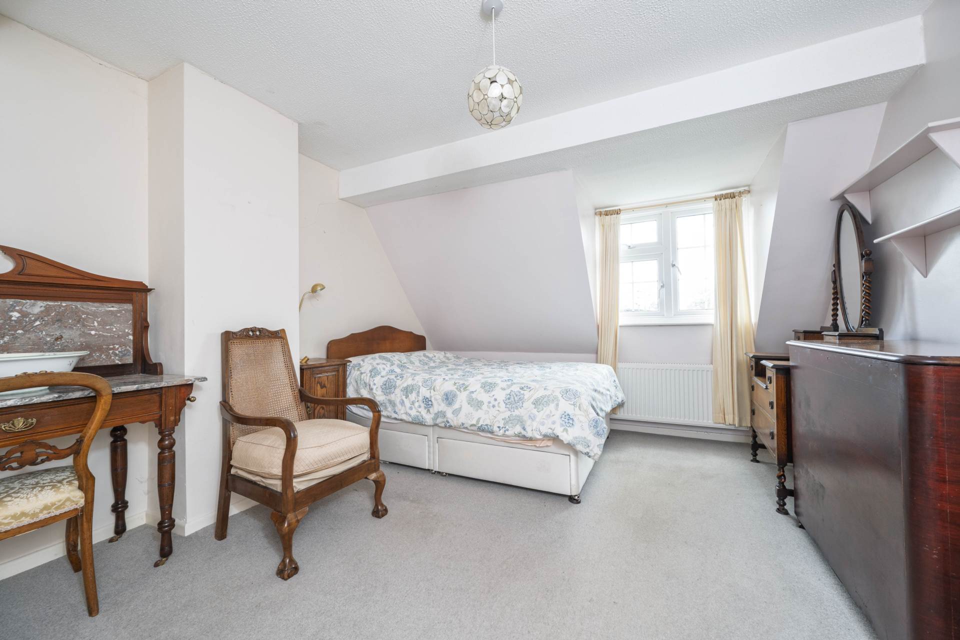 St Leonards Court, Bledington, Image 8