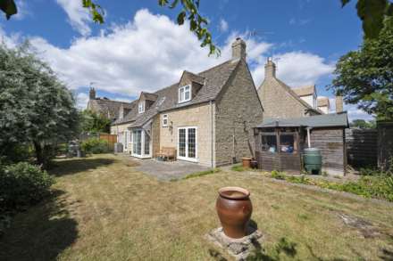 St Leonards Court, Bledington, Image 13