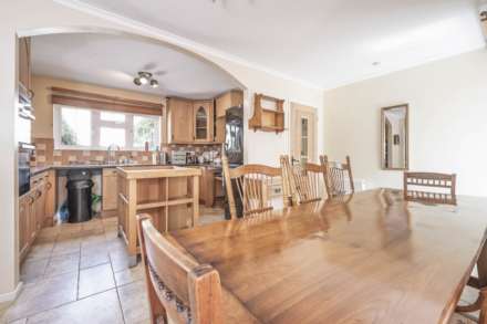 St Leonards Court, Bledington, Image 2