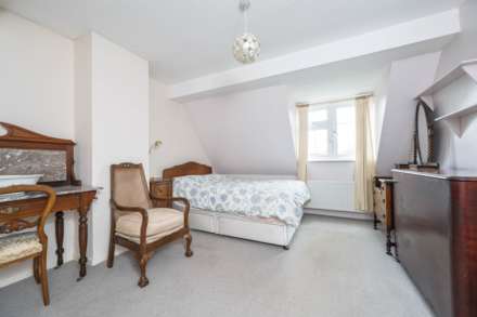 St Leonards Court, Bledington, Image 8