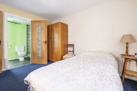 St Leonards Court, Bledington, Image 9