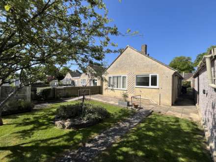 3 Bedroom Bungalow, Rectory Crescent, Middle Barton