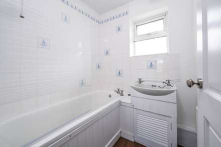 The Green, Charlbury, Image 11