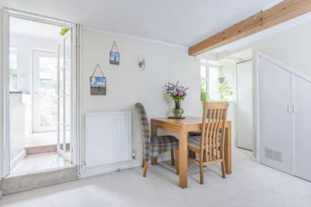 Shipton Road, Milton-Under-Wychwood, Image 4