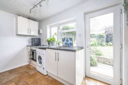 Shipton Road, Milton-Under-Wychwood, Image 5