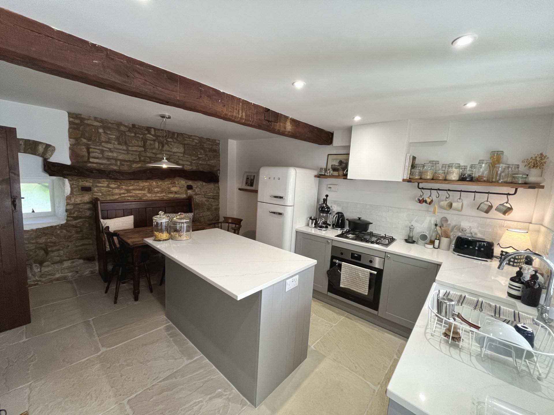 Kings Head Mews, Chipping Norton, Image 3