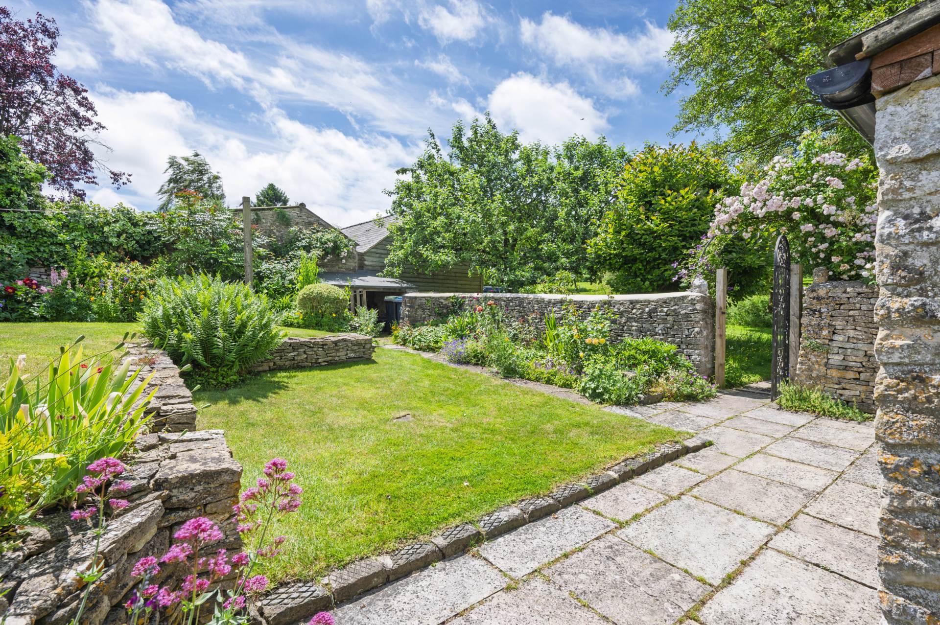 Fiddlers Hill, Shipton Under Wychwood, Image 30