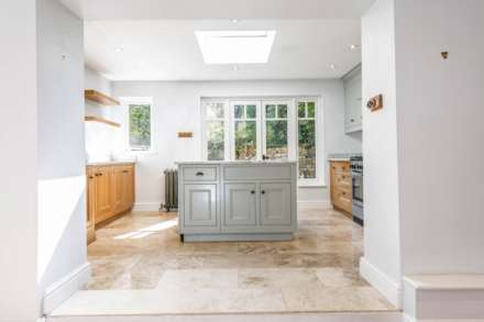 West End, Chipping Norton, Image 3