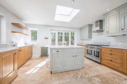 West End, Chipping Norton, Image 4