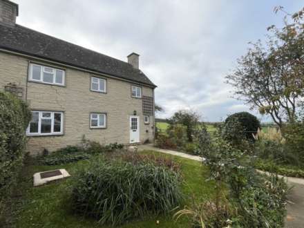 Smallstones Farm Cottages, Cornbury Park, Image 11