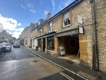 Fountain Court, Stow On The Wold, Image 7