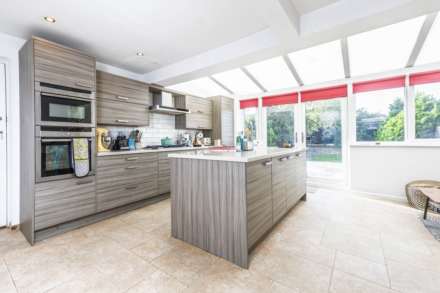 Hill Close, Chipping Norton, Image 2