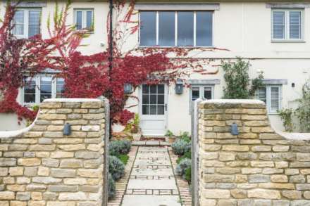 Bradborough Farmhouse, Southrop, Image 2