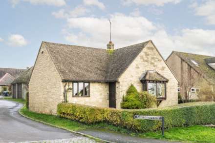 2 Bedroom Detached Bungalow, Rawlinson Close, Chadlington
