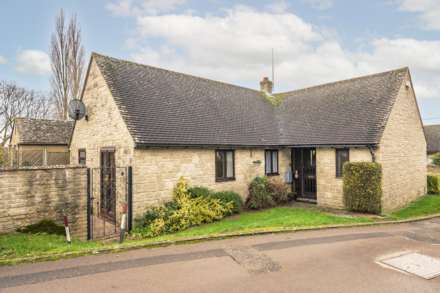 Rawlinson Close, Chadlington, Image 2