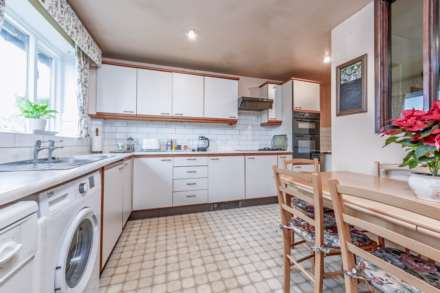 Rawlinson Close, Chadlington, Image 6