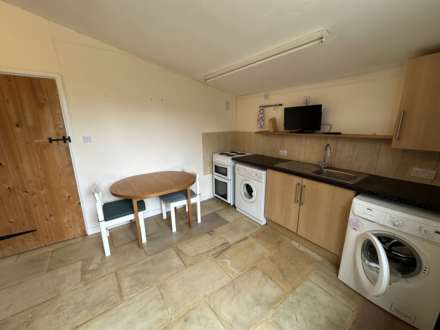 Holbrook Farm, East End, Image 13