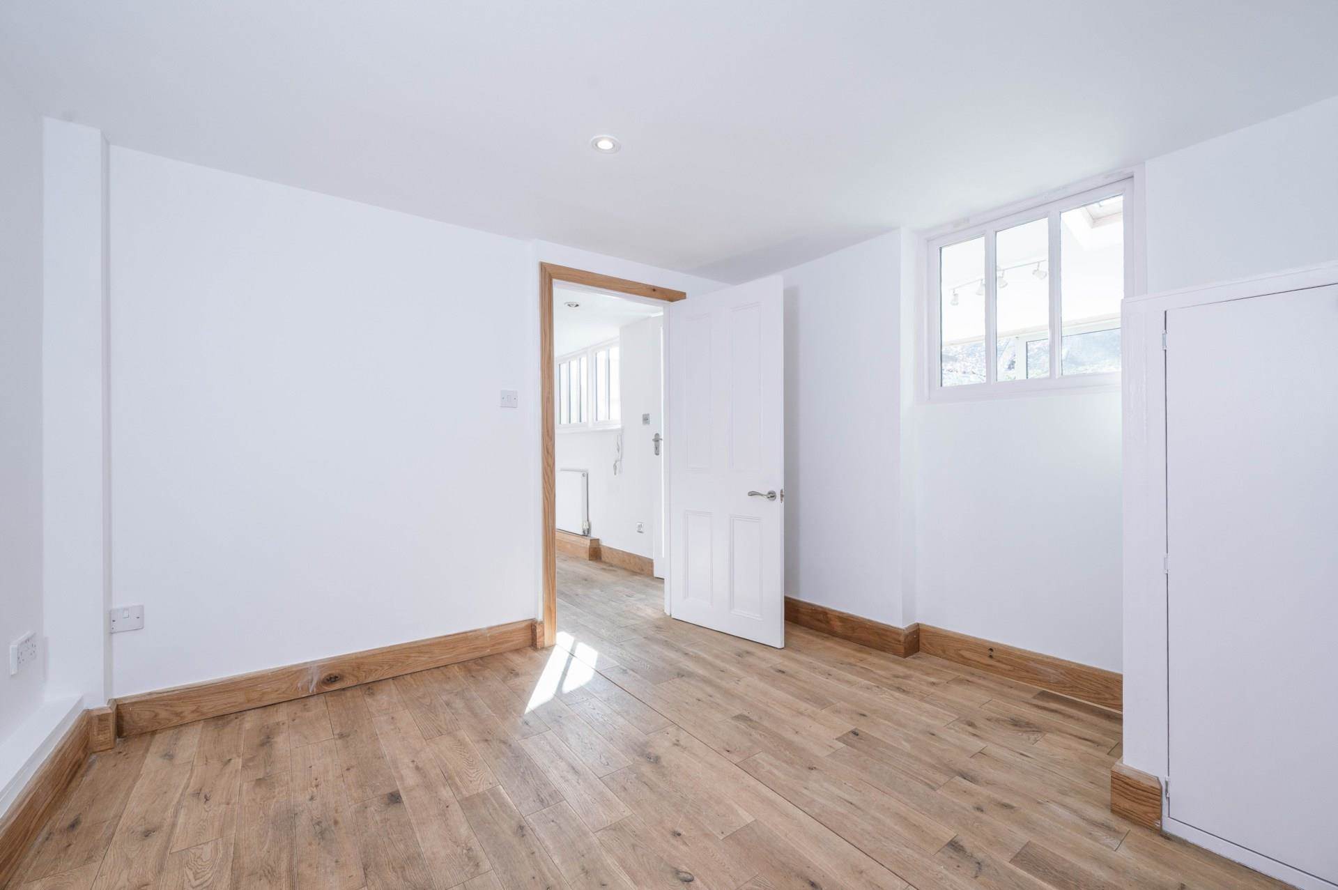 High Street, Chipping Norton, Image 9