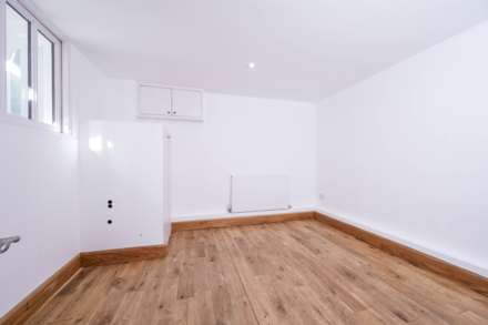 High Street, Chipping Norton, Image 10