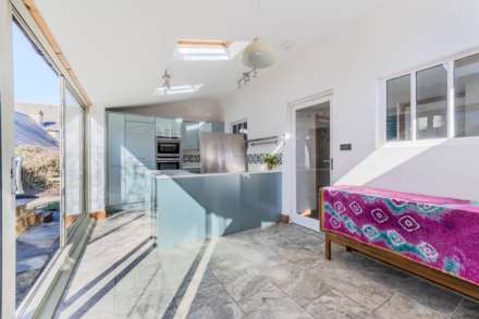 High Street, Chipping Norton, Image 4