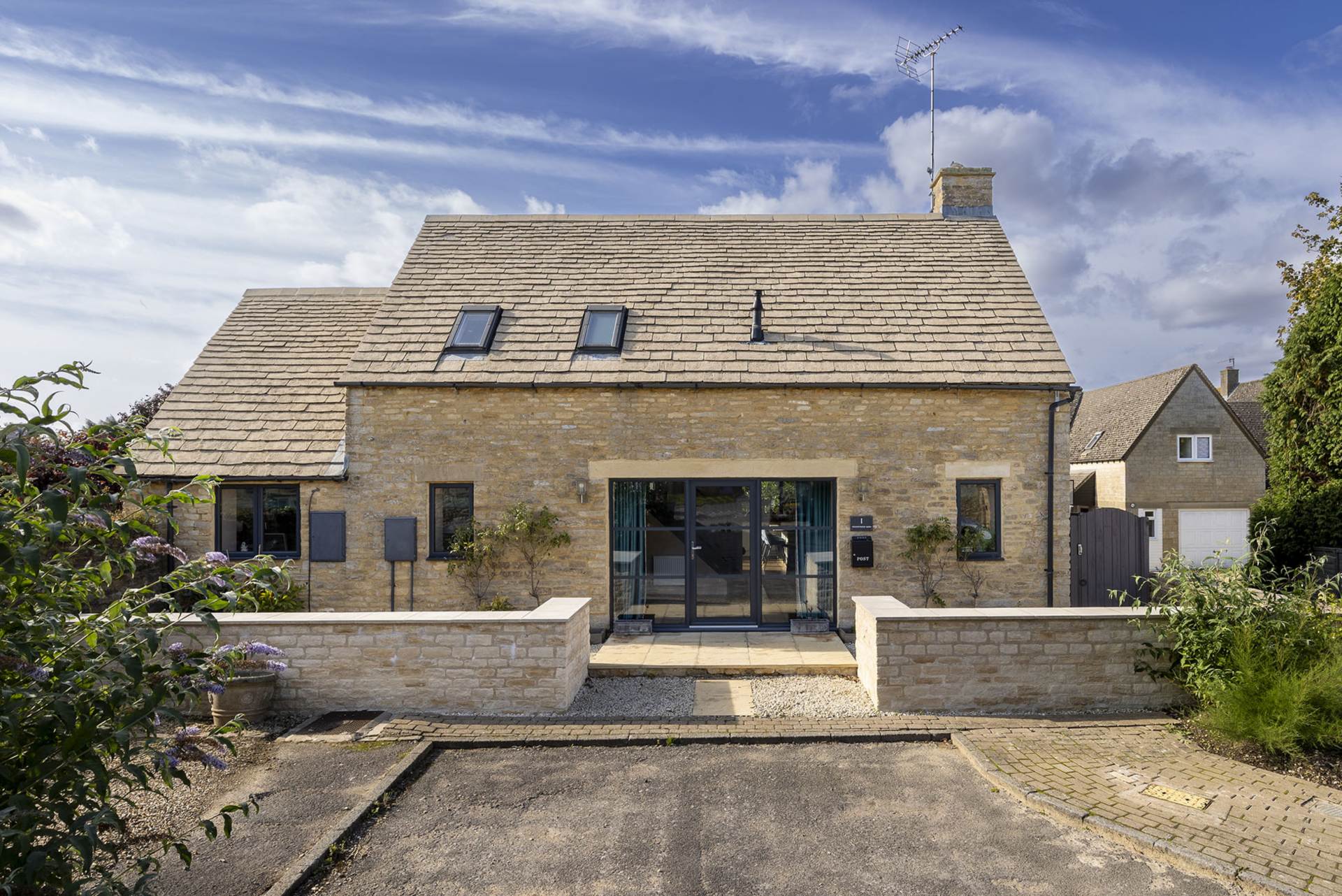 Meadow Bank Barn, Ascott Under Wychwood, Image 1