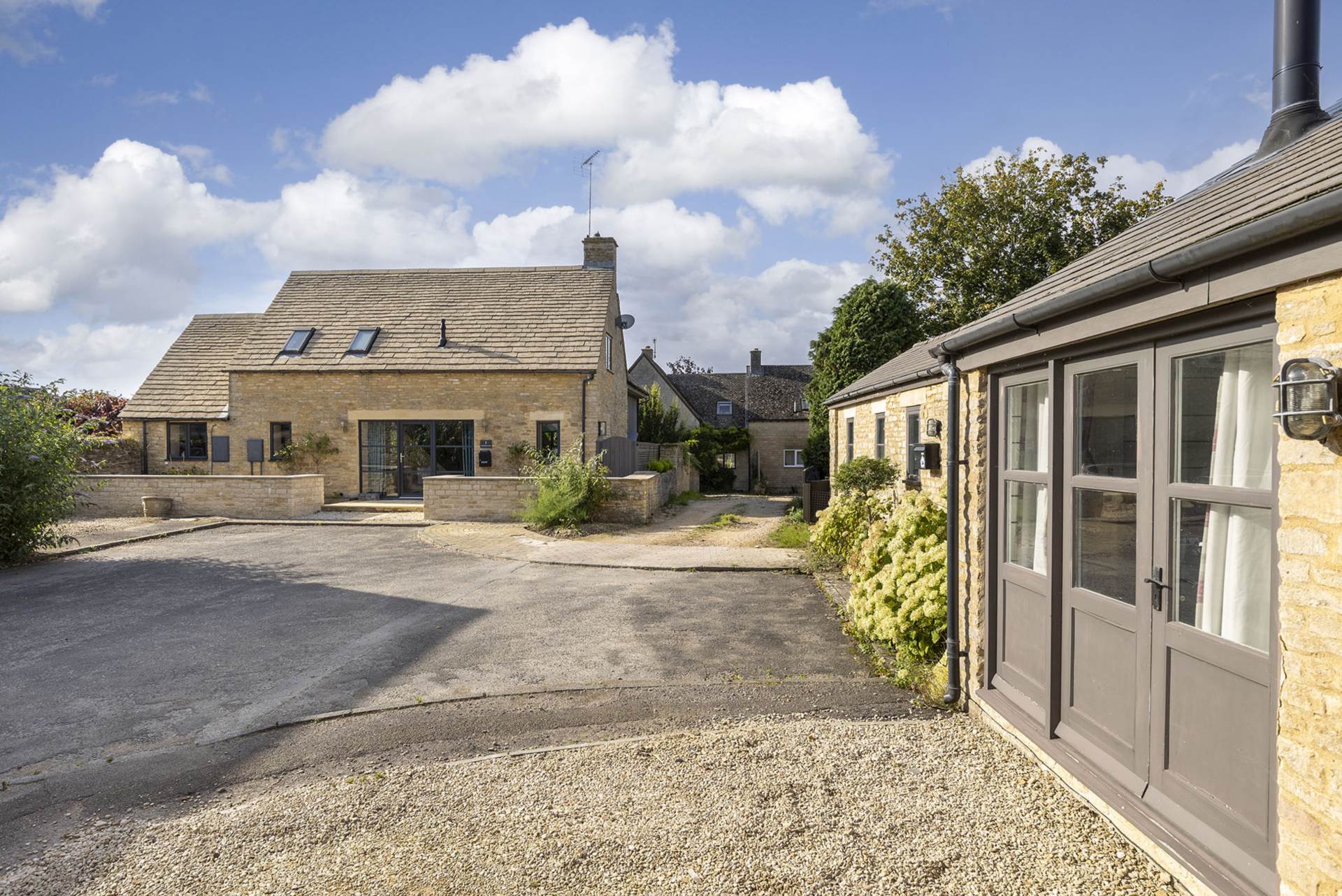 Meadow Bank Barn, Ascott Under Wychwood, Image 12