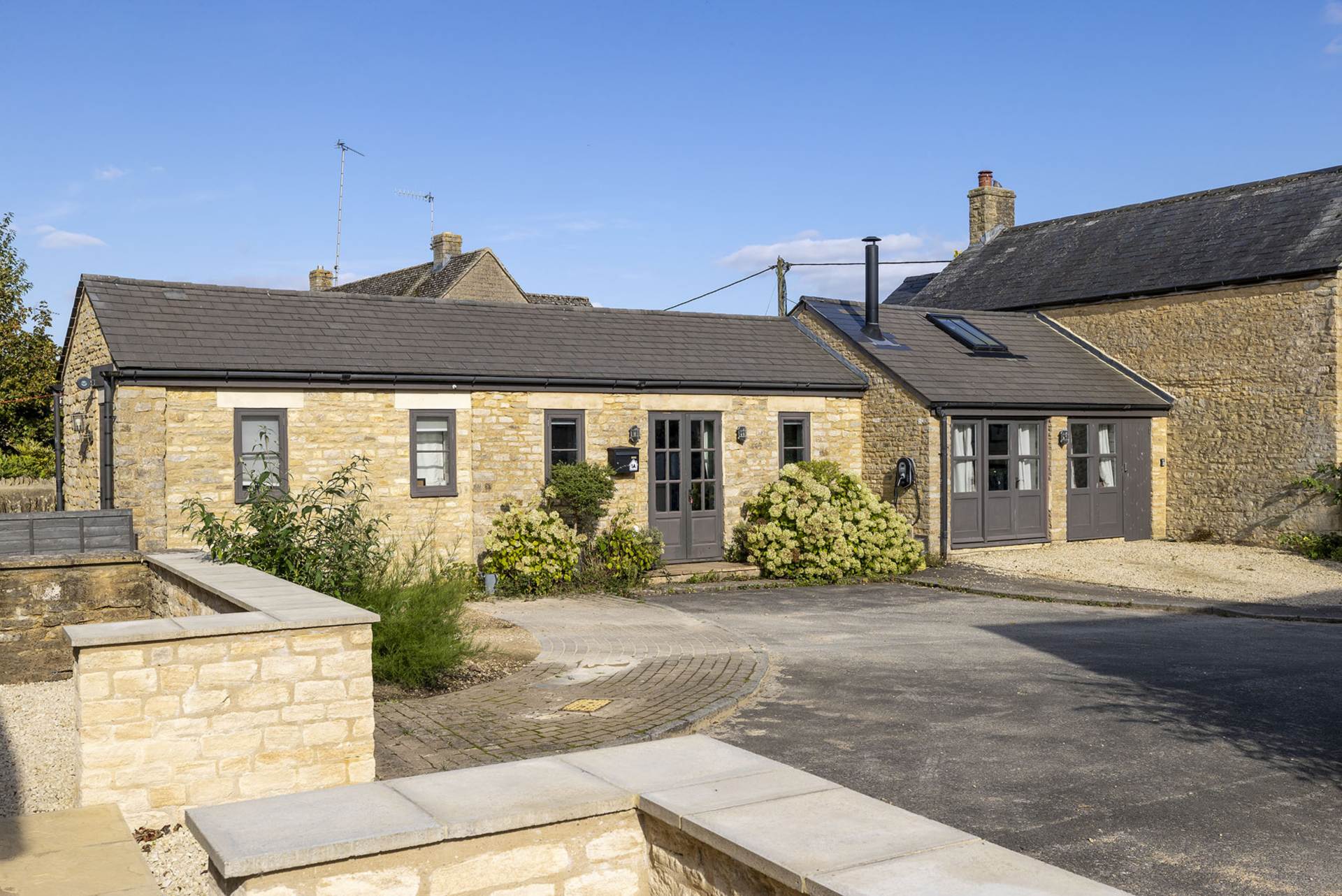 Meadow Bank Barn, Ascott Under Wychwood, Image 2