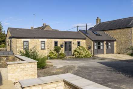Meadow Bank Barn, Ascott Under Wychwood, Image 2