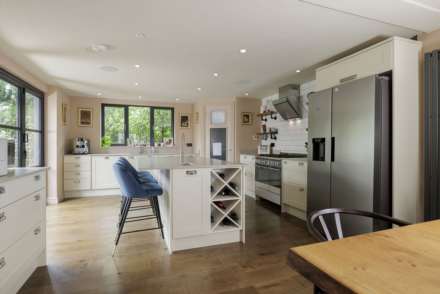 Meadow Bank Barn, Ascott Under Wychwood, Image 6