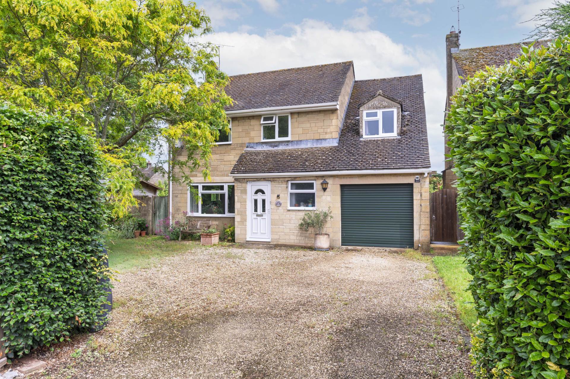 Woodlands Close, Milton Under Wychwood, Image 16