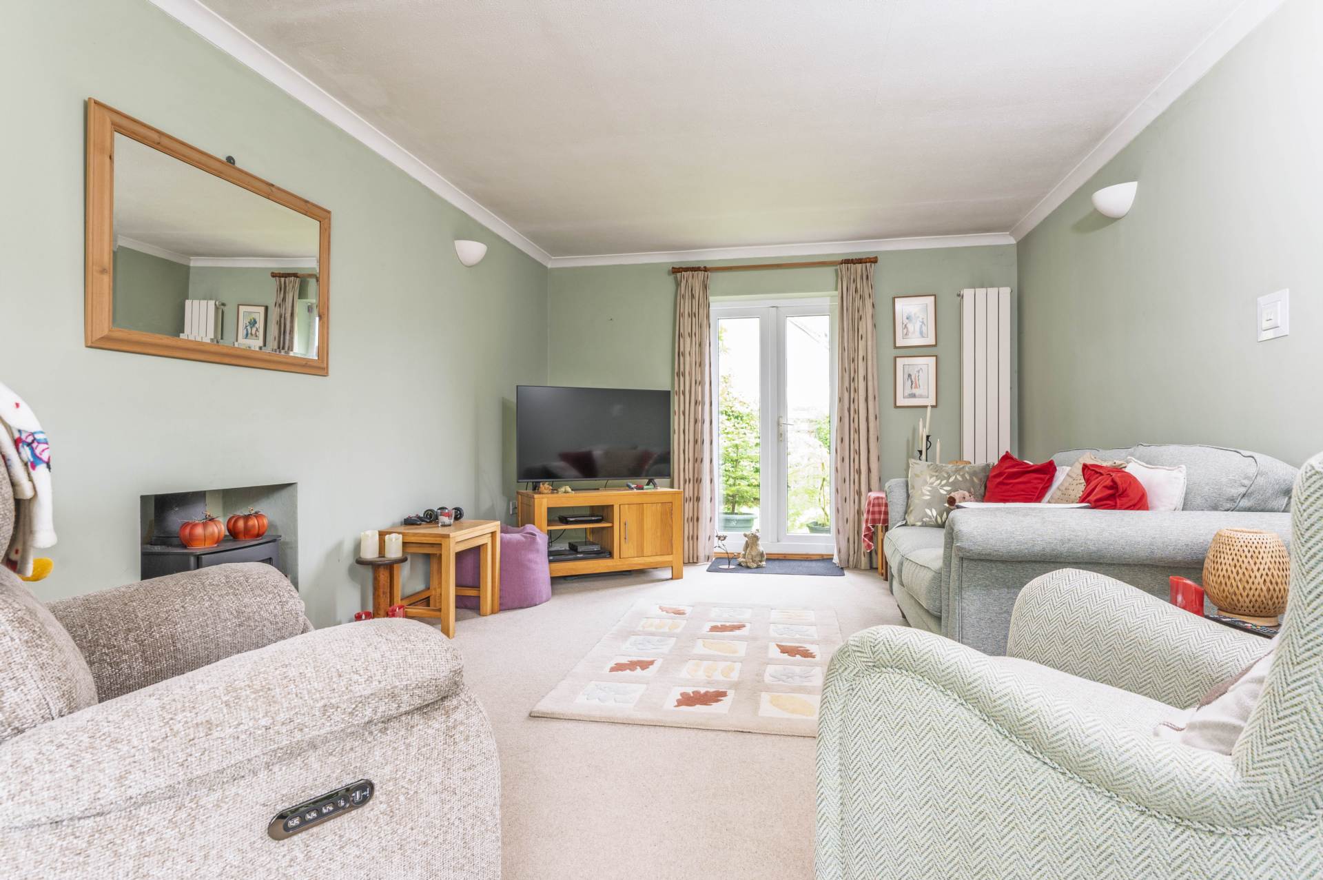 Woodlands Close, Milton Under Wychwood, Image 4