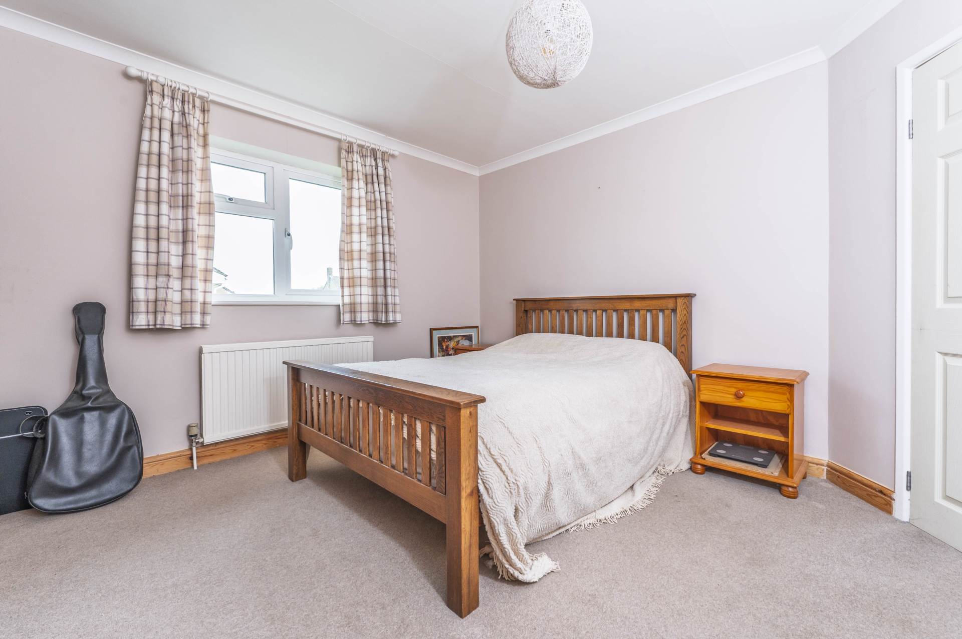 Woodlands Close, Milton Under Wychwood, Image 8