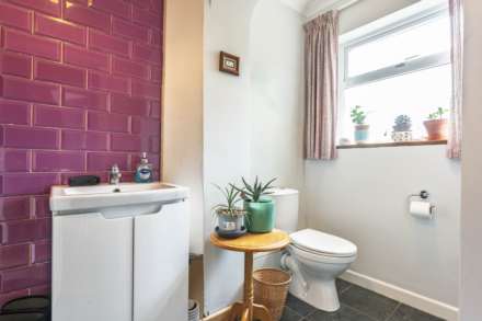 Woodlands Close, Milton Under Wychwood, Image 13