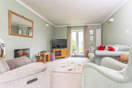 Woodlands Close, Milton Under Wychwood, Image 4