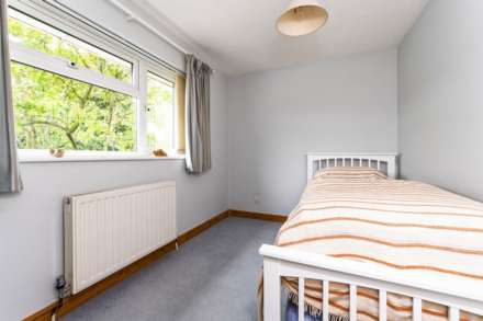 Woodlands Close, Milton Under Wychwood, Image 9