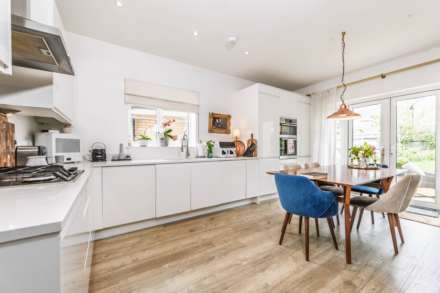 Evans Way, Chipping Norton, Image 2