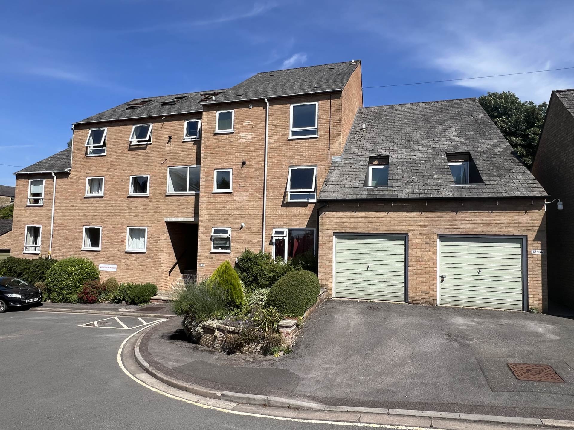 Finsbury Place, Chipping Norton, Image 1