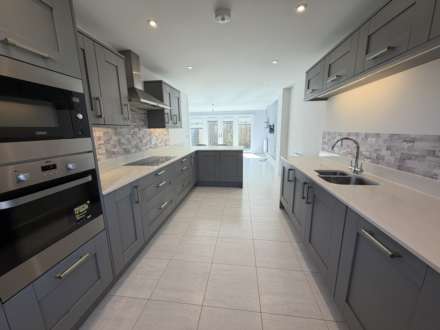 Walter Craft Court, Chipping Norton, Image 3