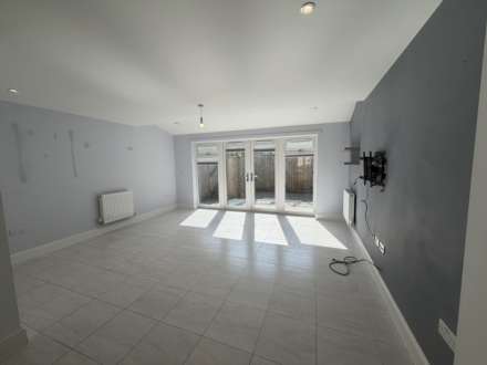 Walter Craft Court, Chipping Norton, Image 4