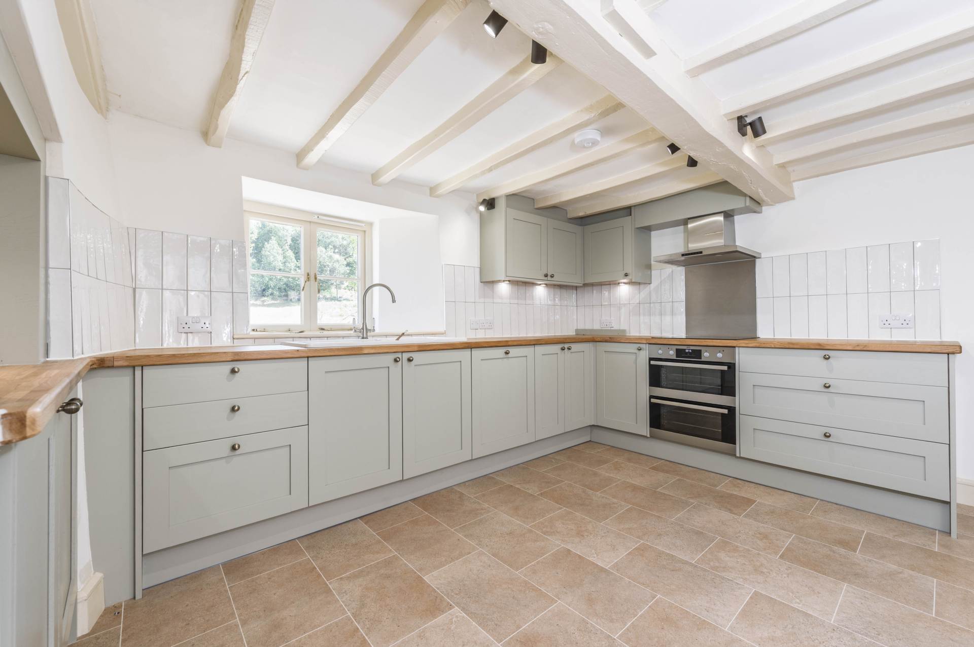 Tilborough Cottage, Campden House Estate, Image 4