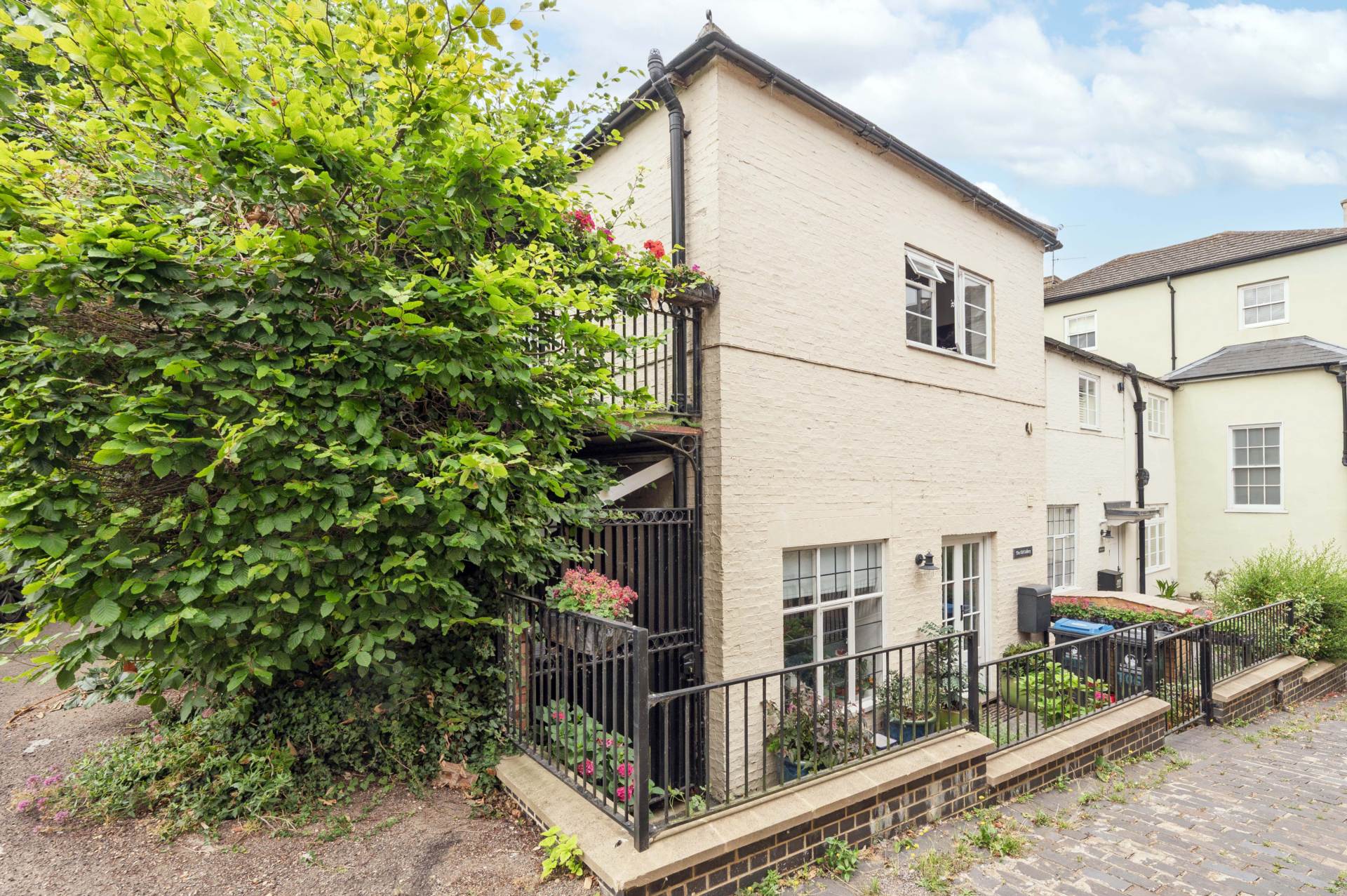Hitchmans Mews, West Street, Image 2
