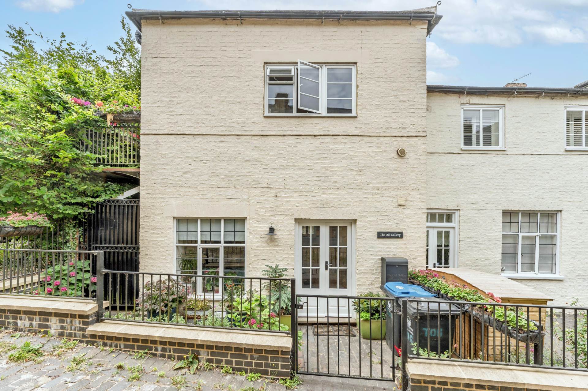 Hitchmans Mews, West Street, Image 3