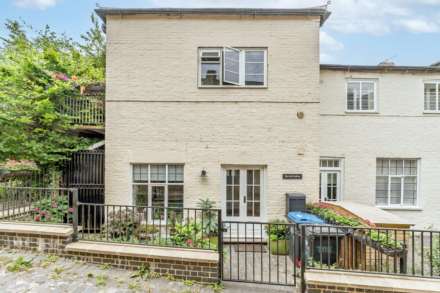 Hitchmans Mews, West Street, Image 3