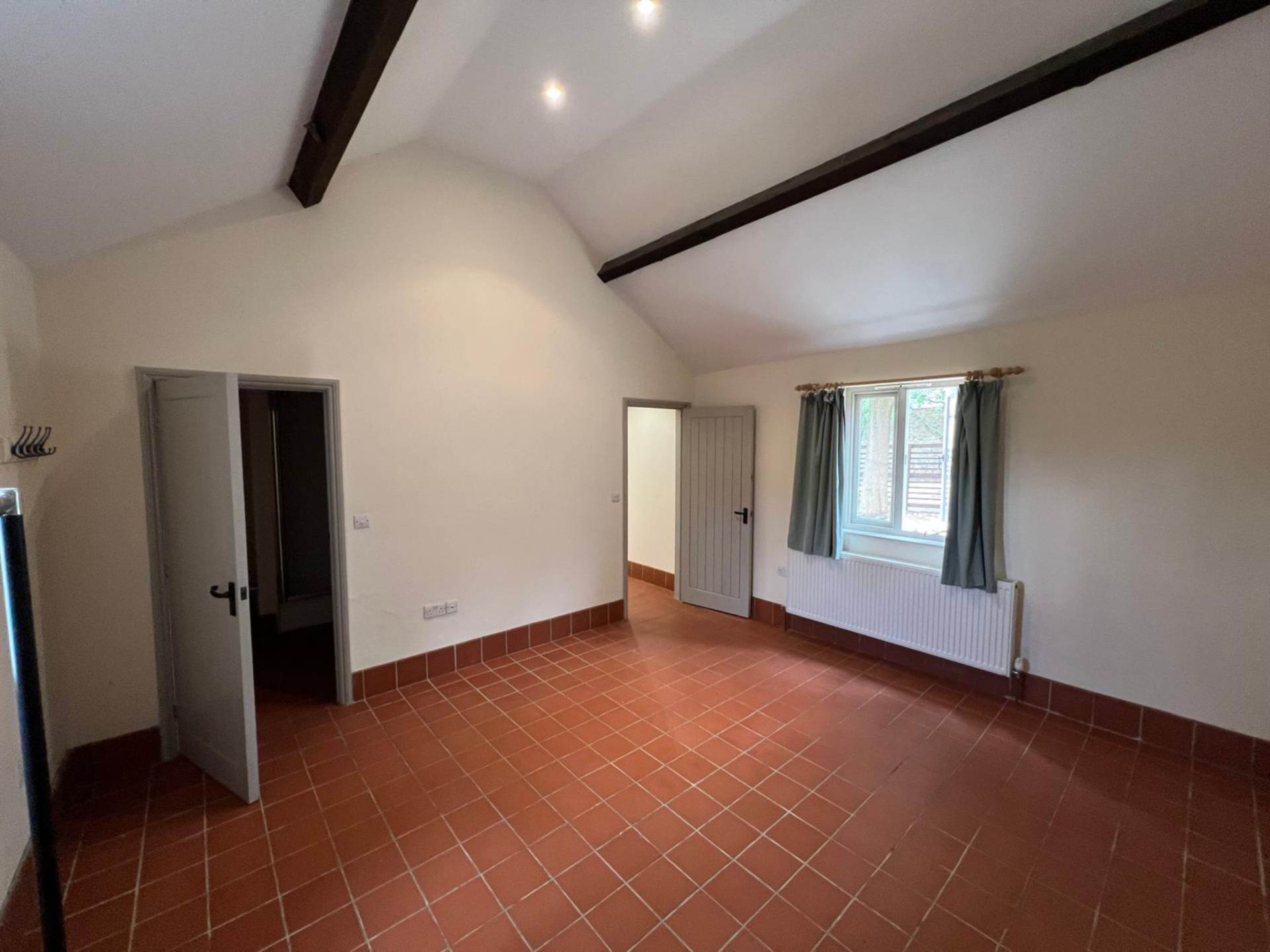 Barn Cottage, Little Tew Grounds, Image 11