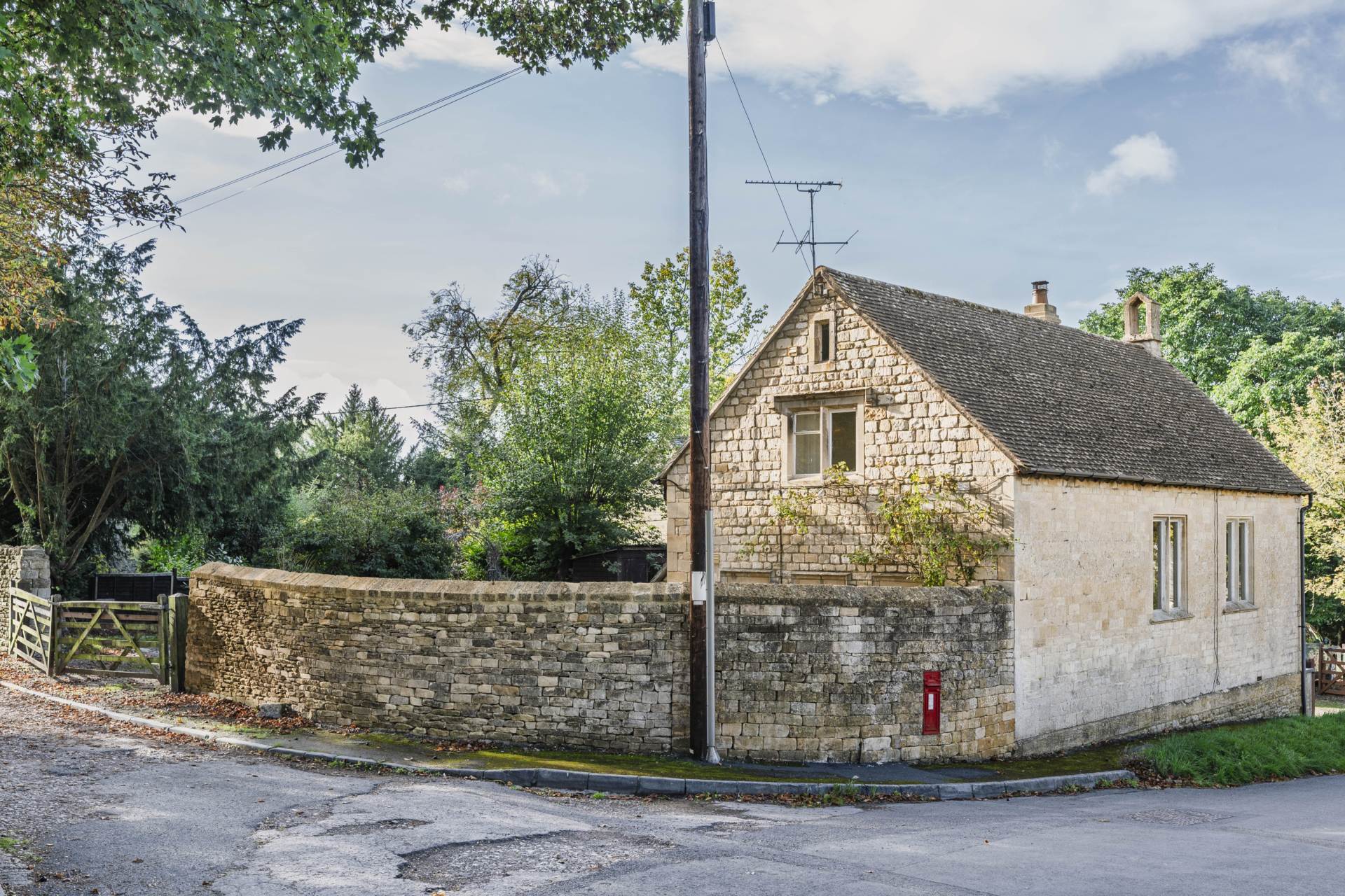The Old School House, Turkdean, Image 12