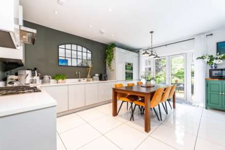 Evans Way, Chipping Norton, Image 2