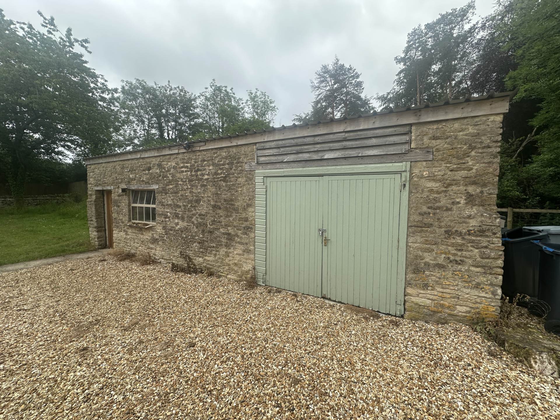 Whites Barn, Finstock, Image 12